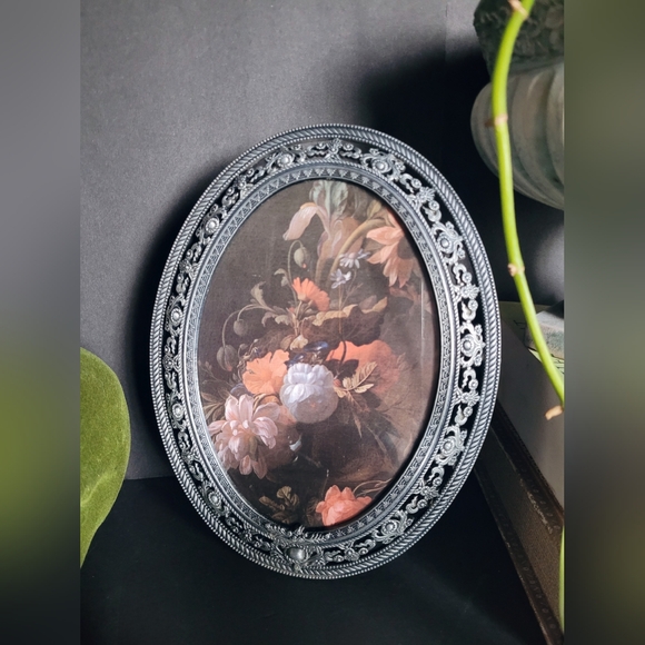 Vintage oval floral framed art - Picture 2 of 2